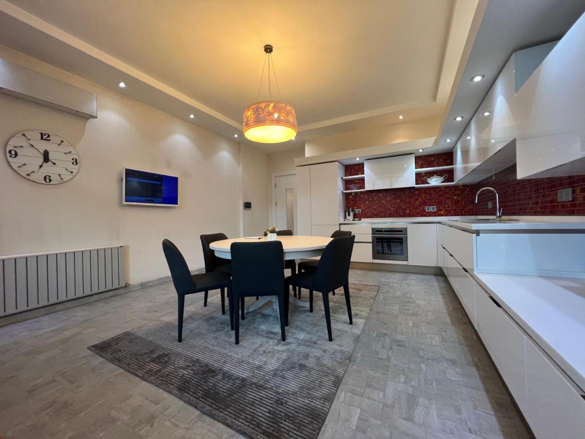 Megafun Luxury Family Apartment Баку Экстерьер фото
